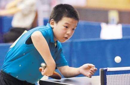 曼城斯特林关键进球锁定三分